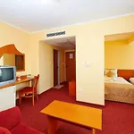Paradise Hotel & Relax Center 3* Поморие