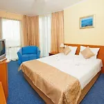 Отель Paradise Hotel & Relax Center 3*