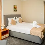 Отель Paradise Hotel & Relax Center 3*