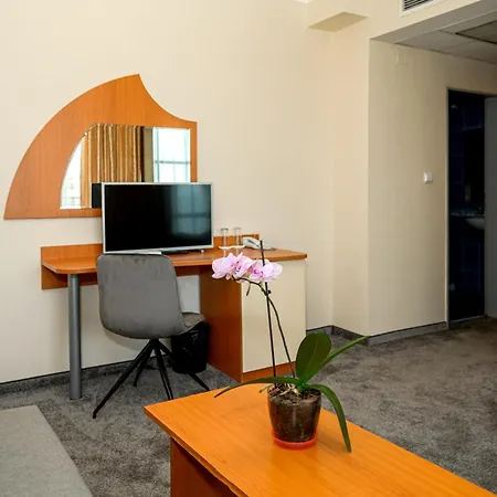 Paradise Hotel & Relax Center 3* Поморие