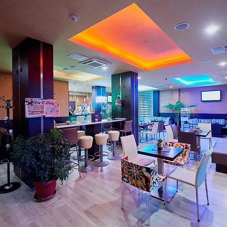 Paradise & Relax Center Hotel 3*