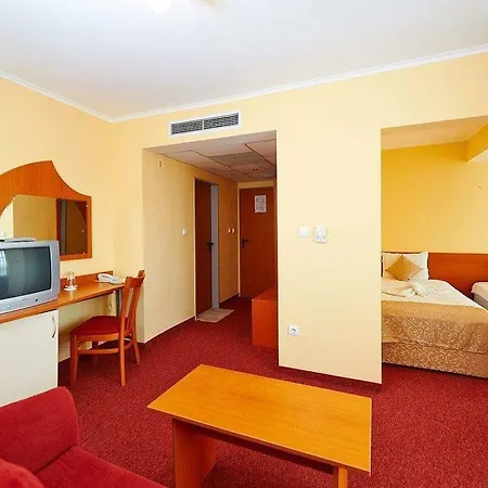Paradise & Relax Center 3* بوموري