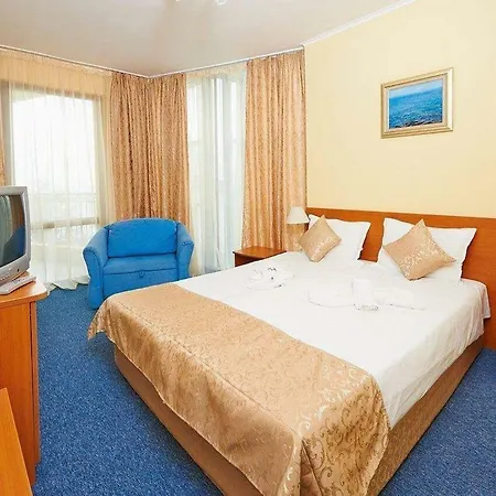 فندق Paradise & Relax Center 3*