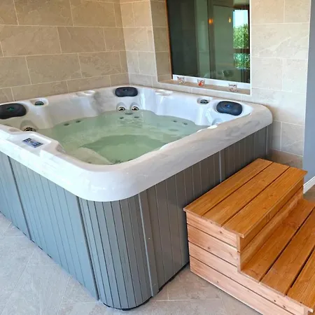 Paradise & Relax Center فندق 3*