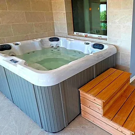Hotel Paradise & Relax Center 3*