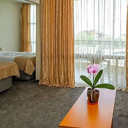 Hotel Paradise & Relax Center 3*